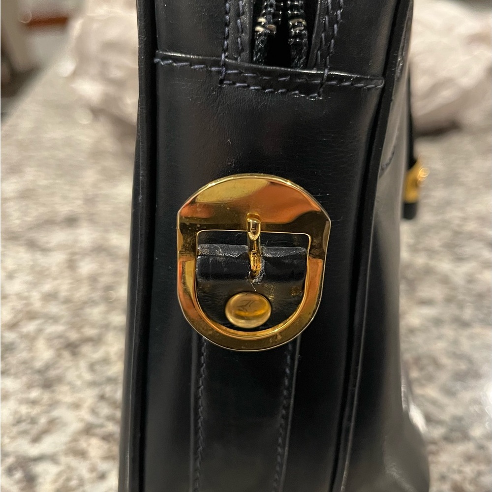 Gucci Vintage Navy Crossbody - Picture 11 of 16